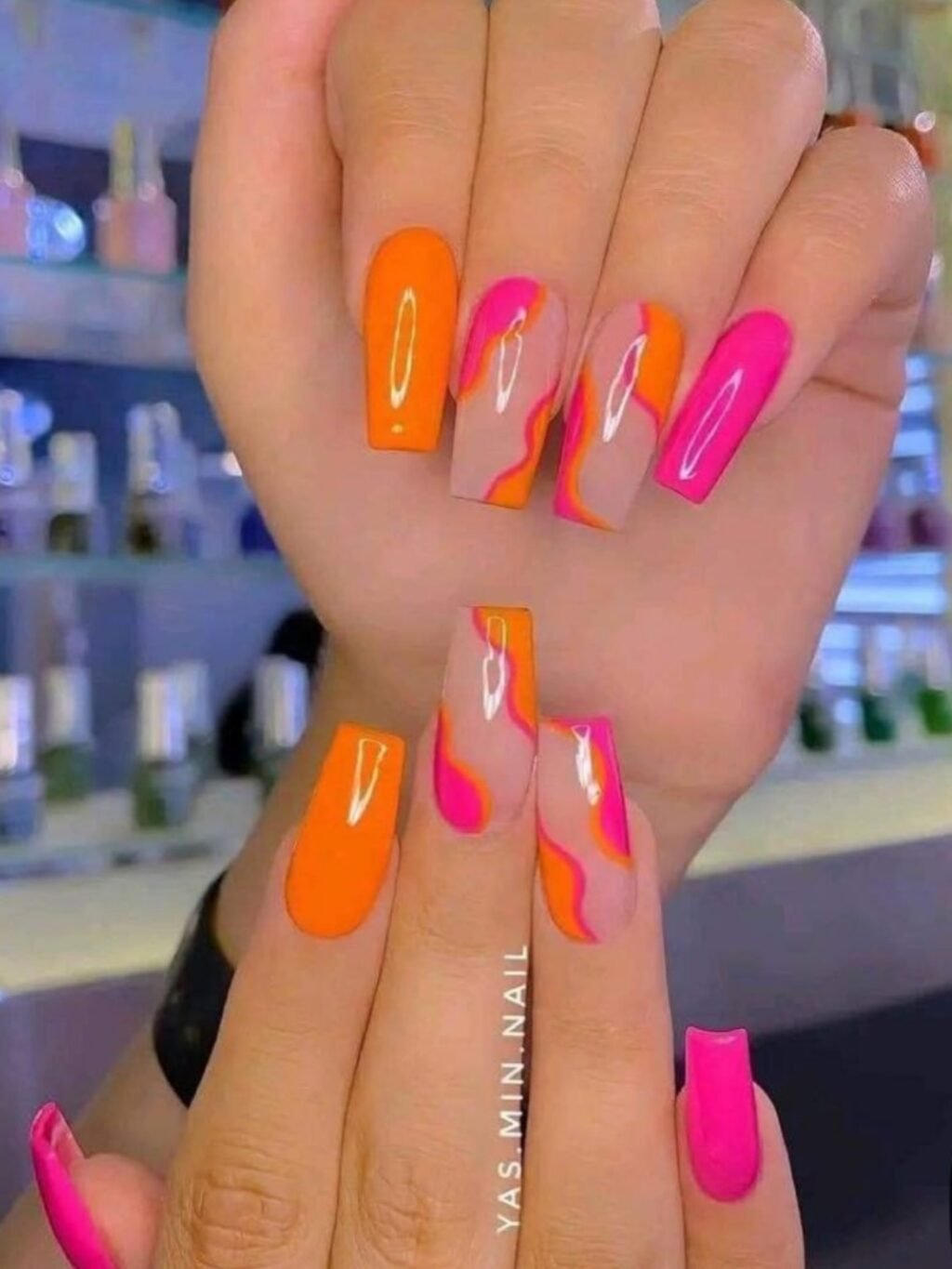 Instagram post from laluxe.nl. This post is in position 2.