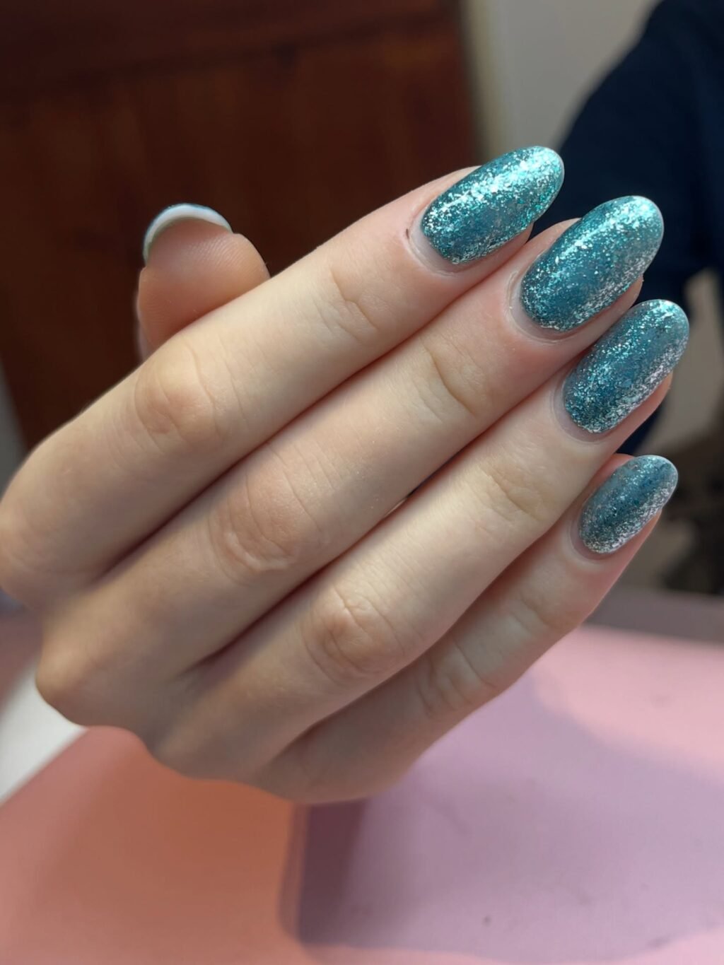 Instagram post from laluxe.nl. This post is in position 3.