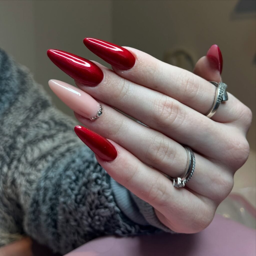 Instagram post from laluxe.nl. This post is in position 0.