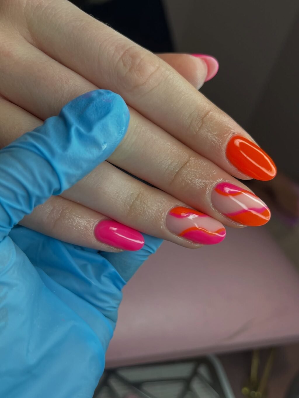 Instagram post from laluxe.nl. This post is in position 1.