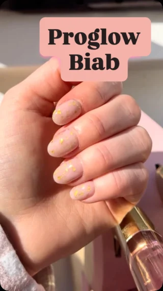 Instagram post from laluxe.nl. This post is in position 3.